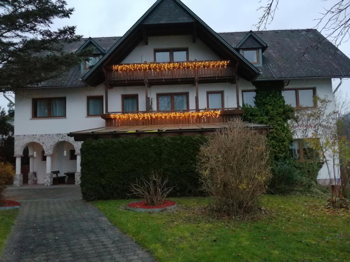 Pension Arkadenhof Loipersdorf bei Fuerstenfeld Bagian luar foto
