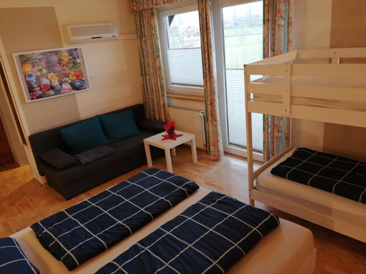 Pension Arkadenhof Loipersdorf bei Fuerstenfeld Bagian luar foto