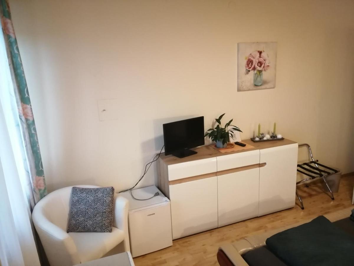Pension Arkadenhof Loipersdorf bei Fuerstenfeld Bagian luar foto