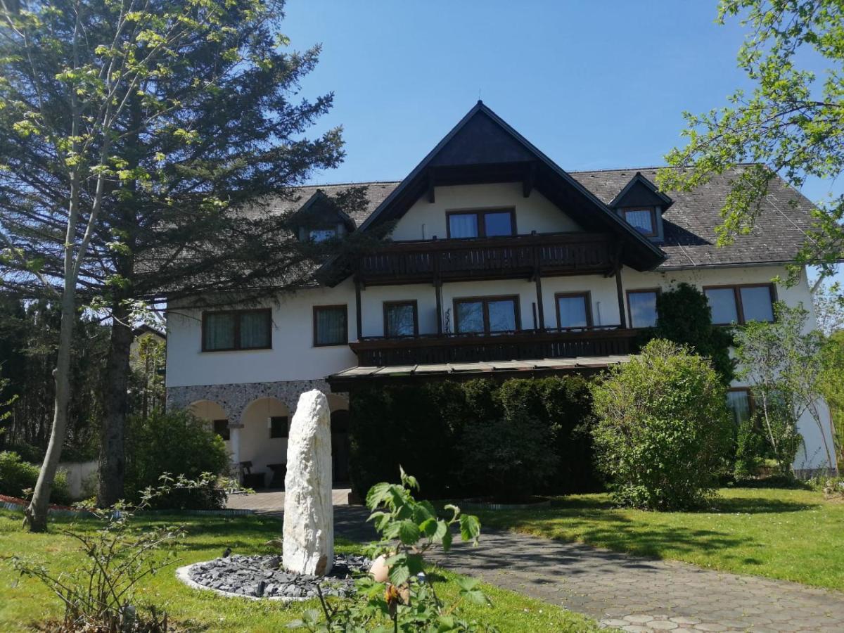 Pension Arkadenhof Loipersdorf bei Fuerstenfeld Bagian luar foto